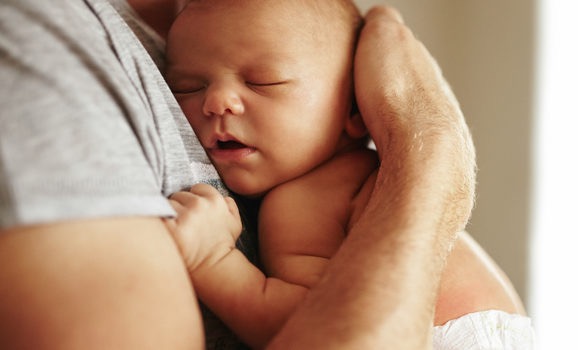 Does-rocking-your-baby-to-sleep-help-866x350