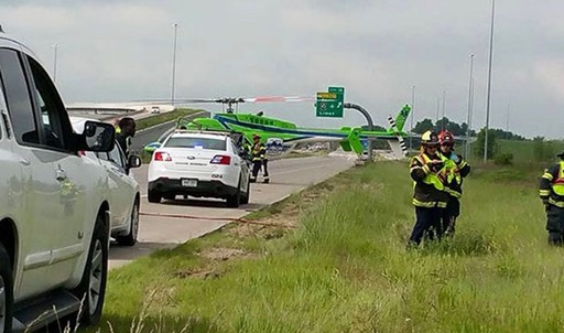 heroic-police-officer-distracts-child-car-accident-22 (1)