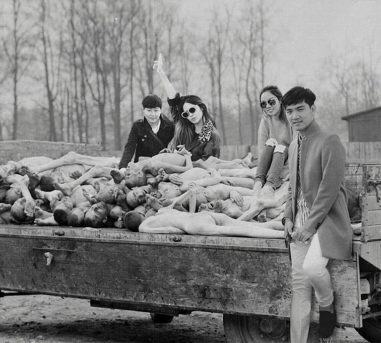 Powerful website shows why it s Holocaust selfies are so disrespectful Credit Shahak Shapira (13)